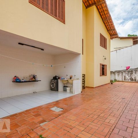 Casa para alugar com 300m², 4 quartos e 3 vagasÁrea Externa