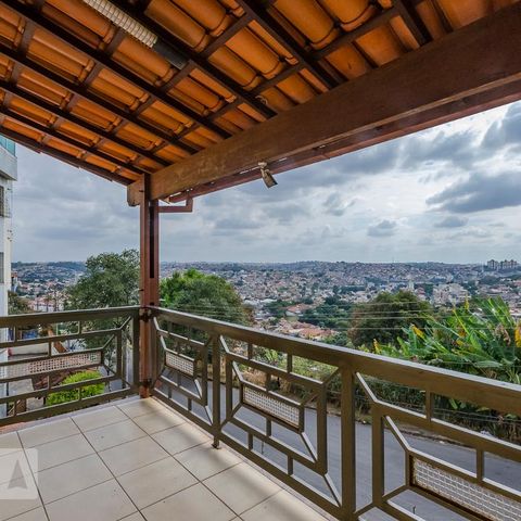 Casa para alugar com 300m², 4 quartos e 3 vagasvaranda Suíte 