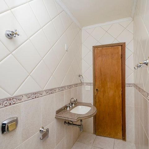 Casa para alugar com 300m², 4 quartos e 3 vagasBanheiro Social
