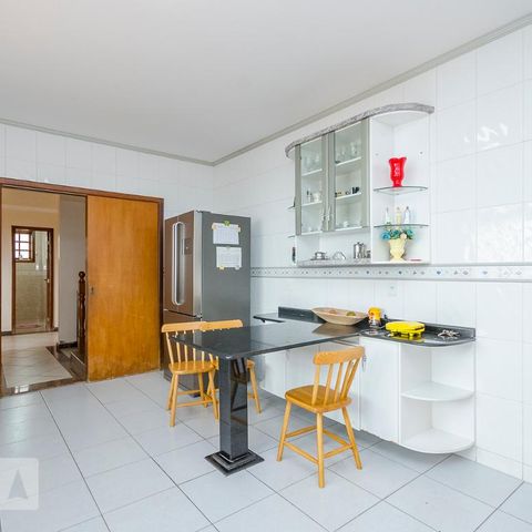 Casa para alugar com 300m², 4 quartos e 3 vagasCozinha
