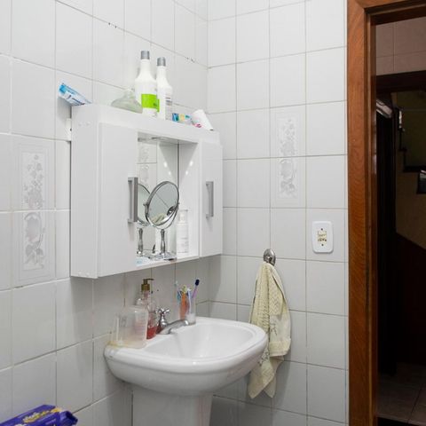 Casa à venda com 161m², 7 quartos e 2 vagasBANHEIRO