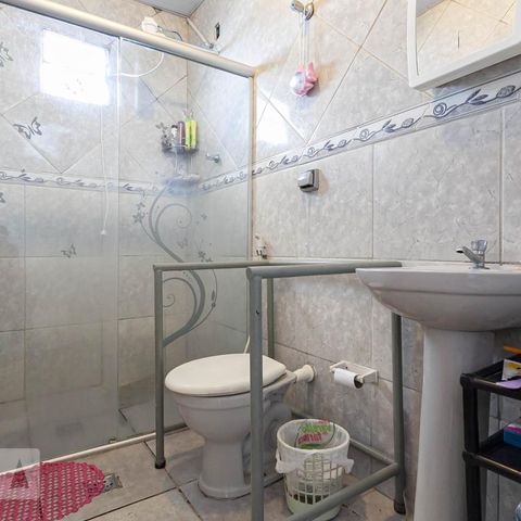 Casa à venda com 200m², 3 quartos e 5 vagasBanheiro social 