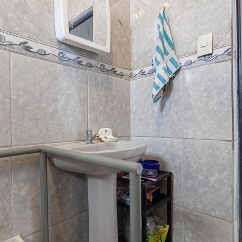 Casa à venda com 200m², 3 quartos e 5 vagasBanheiro social 