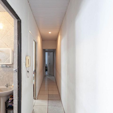 Casa à venda com 200m², 3 quartos e 5 vagasCorredor