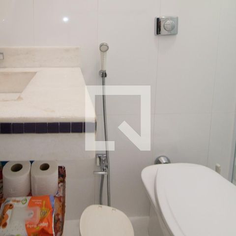 Casa de condomínio à venda com 140m², 2 quartos e 2 vagasBanheiro da Suíte 1