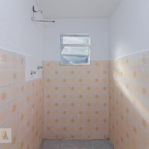 Casa à venda com 35m², 1 quarto e sem vagaBanheiro