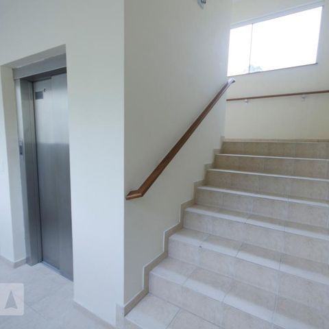 Apartamento para alugar com 50m², 2 quartos e 1 vagaEscada