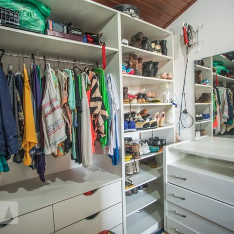 Casa de condomínio à venda com 130m², 3 quartos e 2 vagasSuite - Closet
