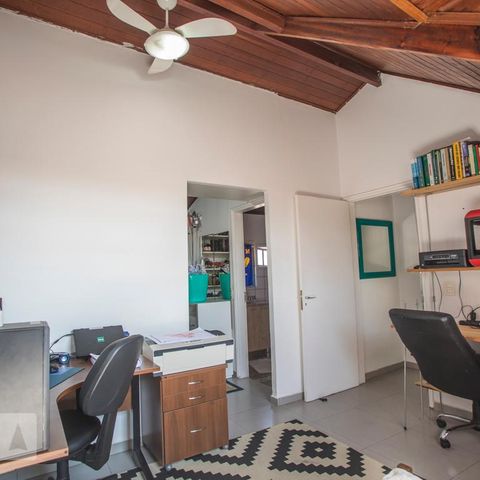 Casa de condomínio à venda com 130m², 3 quartos e 2 vagasSuite- Ventilador