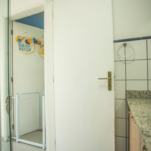Casa de condomínio à venda com 130m², 3 quartos e 2 vagasBanheiro 2