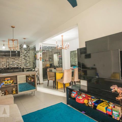 Casa de condomínio à venda com 130m², 3 quartos e 2 vagasSala de Estar