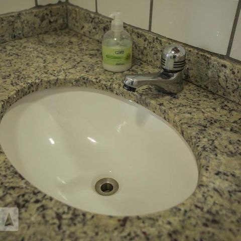 Casa de condomínio à venda com 130m², 3 quartos e 2 vagasBanheiro Suite - Torneira