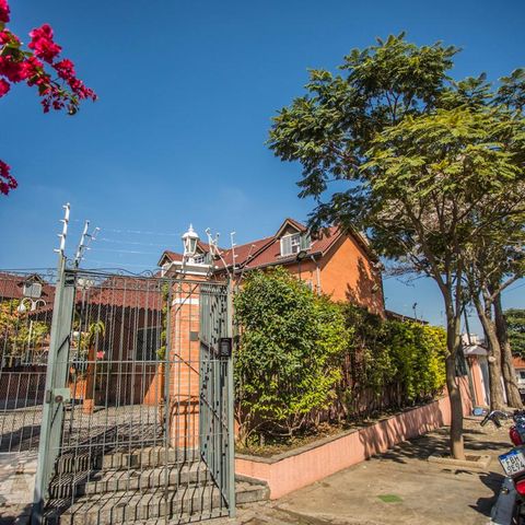 Casa de condomínio à venda com 130m², 3 quartos e 2 vagasFachada