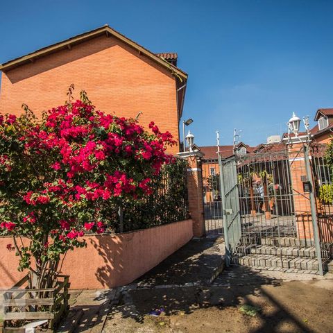 Casa de condomínio à venda com 130m², 3 quartos e 2 vagasFachada