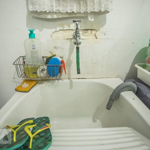 Casa de condomínio à venda com 130m², 3 quartos e 2 vagasÁrea de Serviço - Torneira