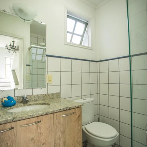 Casa de condomínio à venda com 130m², 3 quartos e 2 vagasBanheiro 2