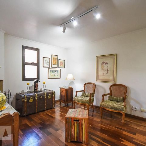 Casa à venda com 100m², 3 quartos e 2 vagasSala