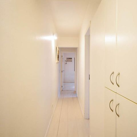 Casa à venda com 100m², 3 quartos e 2 vagasCorredor