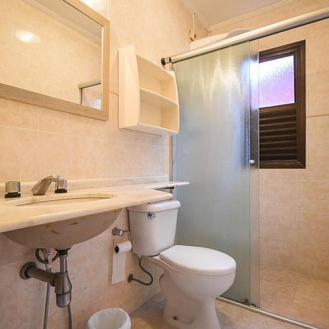 Casa à venda com 100m², 3 quartos e 2 vagasBanheiro