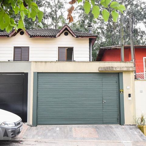 Casa à venda com 100m², 3 quartos e 2 vagasFachada