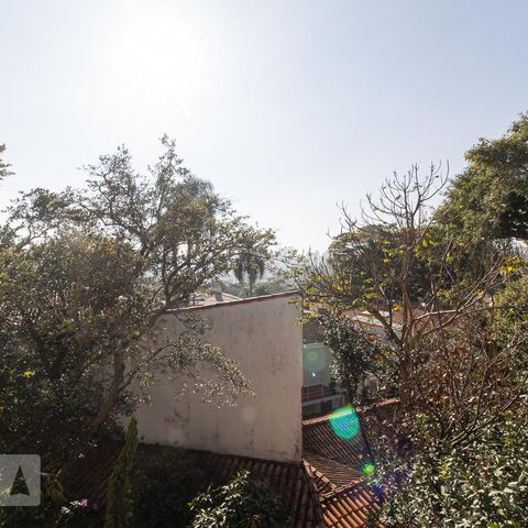 Casa à venda com 279m², 4 quartos e 4 vagasVista da Sacada