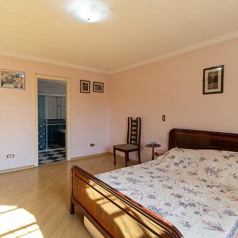 Casa à venda com 279m², 4 quartos e 4 vagasSuíte 1