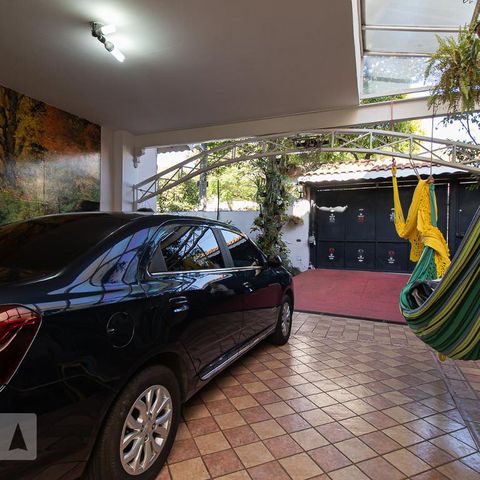 Casa à venda com 279m², 4 quartos e 4 vagasGaragem