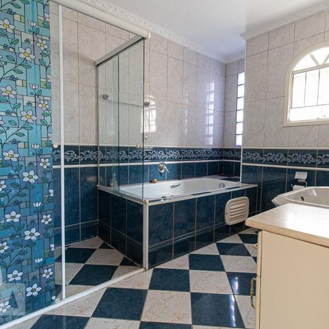 Casa à venda com 279m², 4 quartos e 4 vagasBanheiro da Suíte 1