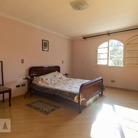 Casa à venda com 279m², 4 quartos e 4 vagasSuíte 1