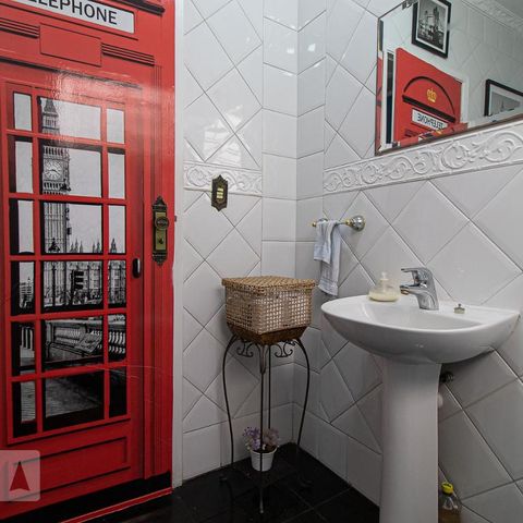 Casa à venda com 279m², 4 quartos e 4 vagasBanheiro Social 1