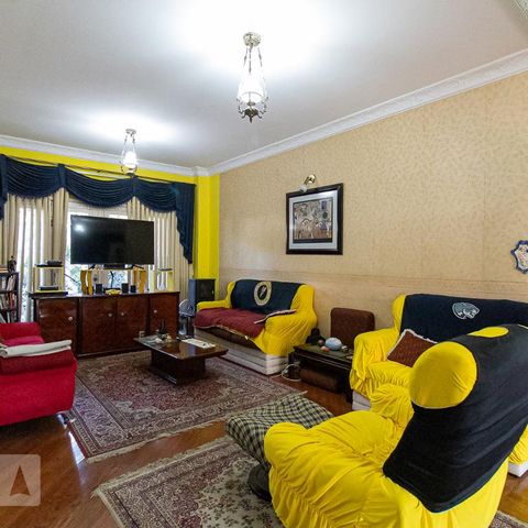 Casa à venda com 279m², 4 quartos e 4 vagasSala