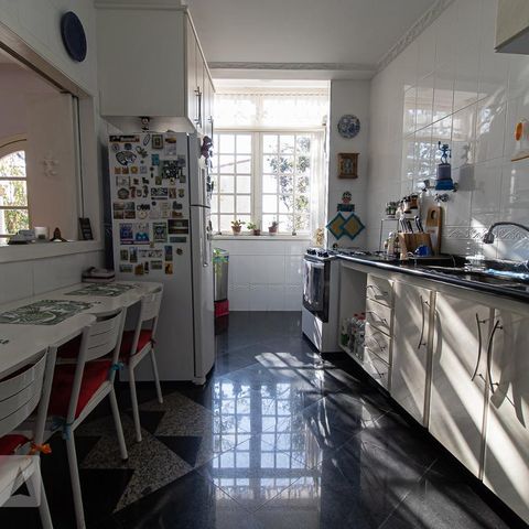 Casa à venda com 279m², 4 quartos e 4 vagasCozinha