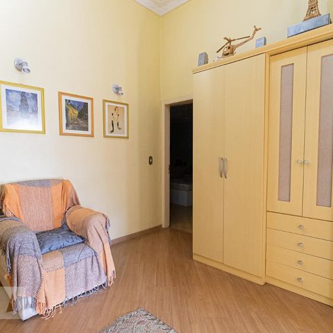 Casa à venda com 279m², 4 quartos e 4 vagasSala íntima