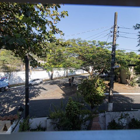Casa à venda com 279m², 4 quartos e 4 vagasVista