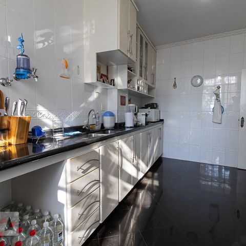Casa à venda com 279m², 4 quartos e 4 vagasCozinha