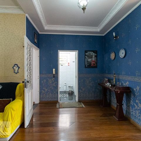 Casa à venda com 279m², 4 quartos e 4 vagasSala