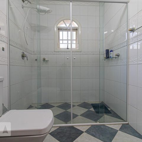 Casa à venda com 279m², 4 quartos e 4 vagasBanheiro da Suíte 2