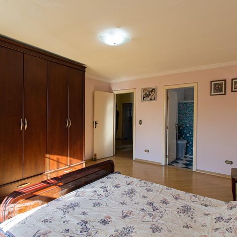 Casa à venda com 279m², 4 quartos e 4 vagasSuíte 1
