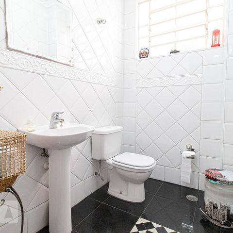 Casa à venda com 279m², 4 quartos e 4 vagasBanheiro Social 1