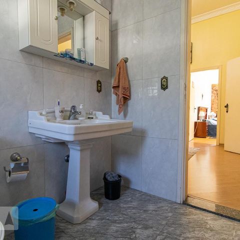 Casa à venda com 279m², 4 quartos e 4 vagasBanheiro Social 2