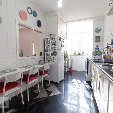 Casa à venda com 279m², 4 quartos e 4 vagasCozinha