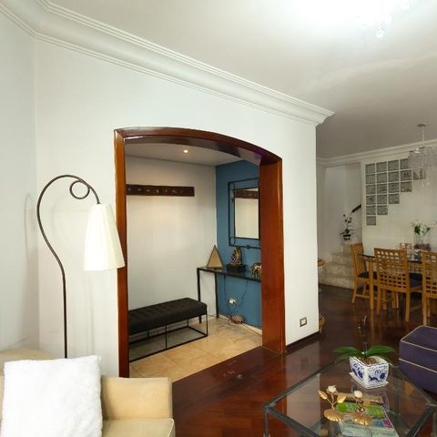 Casa à venda com 144m², 4 quartos e 2 vagasSala