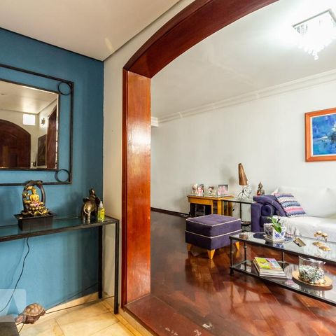Casa à venda com 144m², 4 quartos e 2 vagasSala