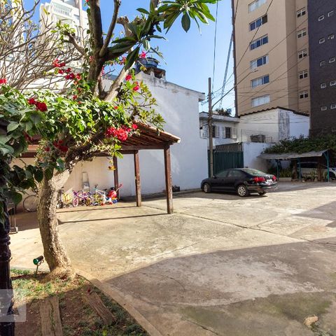 Casa à venda com 144m², 4 quartos e 2 vagasGaragem