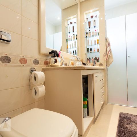 Casa à venda com 144m², 4 quartos e 2 vagasBanheiro