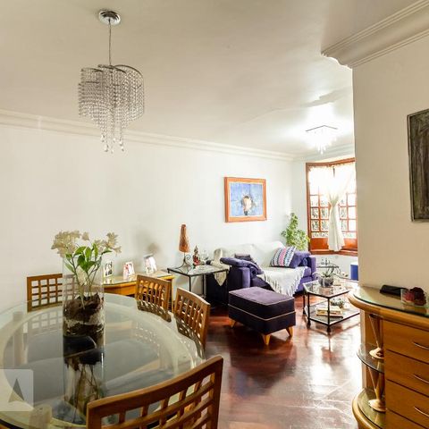 Casa à venda com 144m², 4 quartos e 2 vagasSala