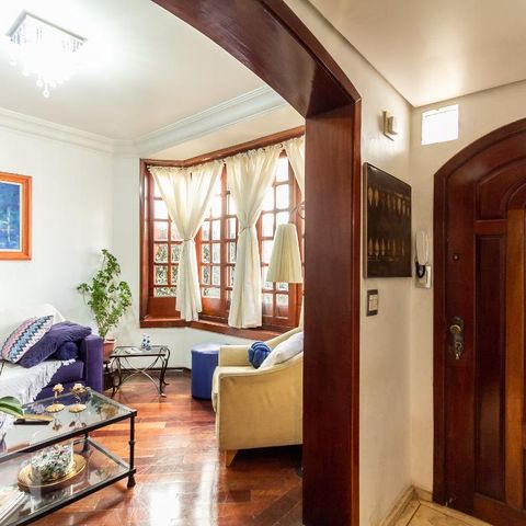 Casa à venda com 144m², 4 quartos e 2 vagasSala