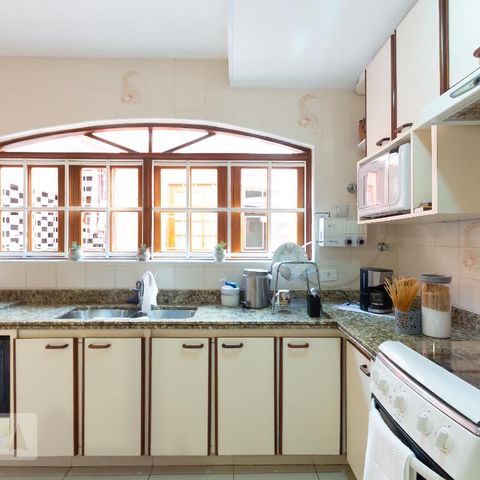 Casa à venda com 144m², 4 quartos e 2 vagasCozinha