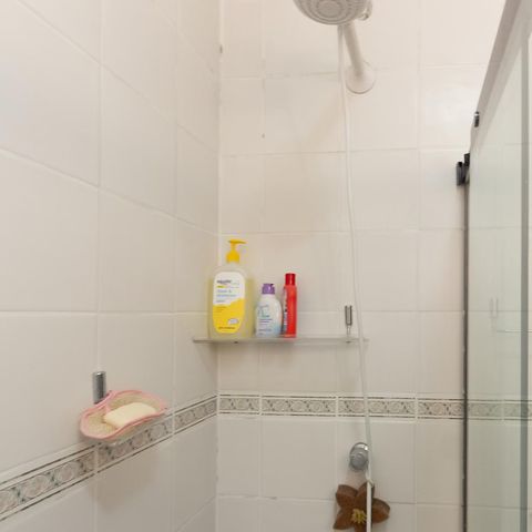 Casa à venda com 144m², 4 quartos e 2 vagasBanheiro
