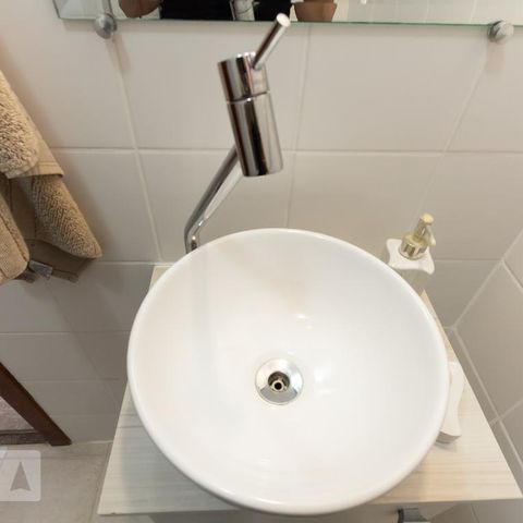 Casa à venda com 144m², 4 quartos e 2 vagasBanheiro